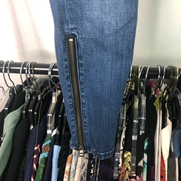 𝅺bebe Skinny Paint Splatter Ankle Jeans - Picture 5 of 8